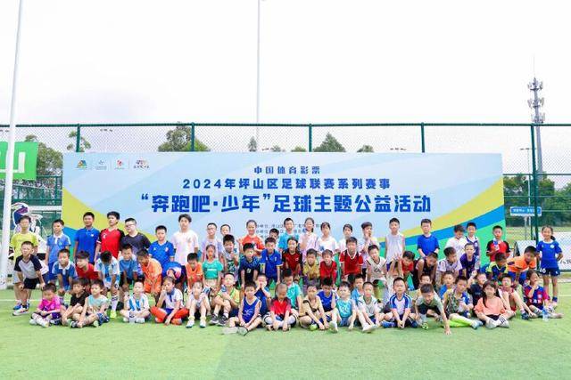中国女篮在小组赛中击败意大利迎来胜利，实力彰显